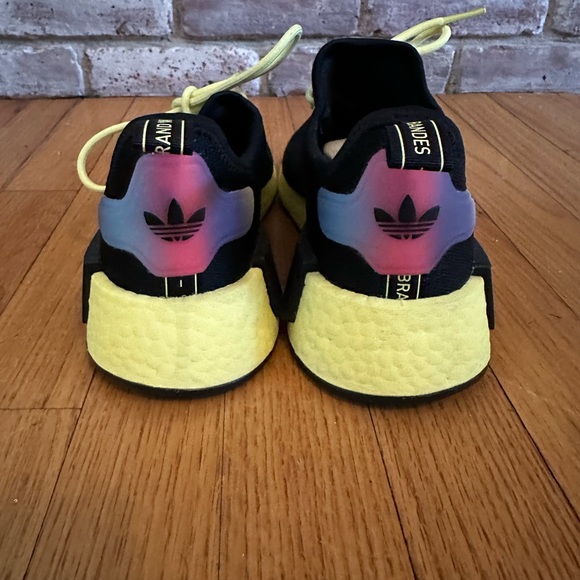 Adidas - Picture 2 of 4